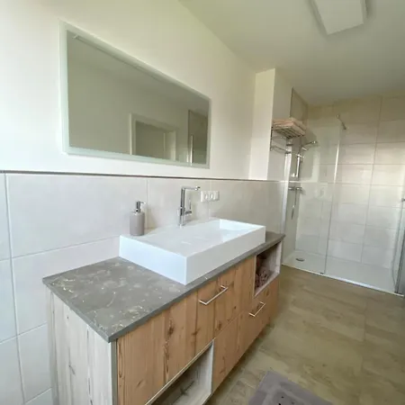 Auszeit Am Mondseeberg Apartamento *